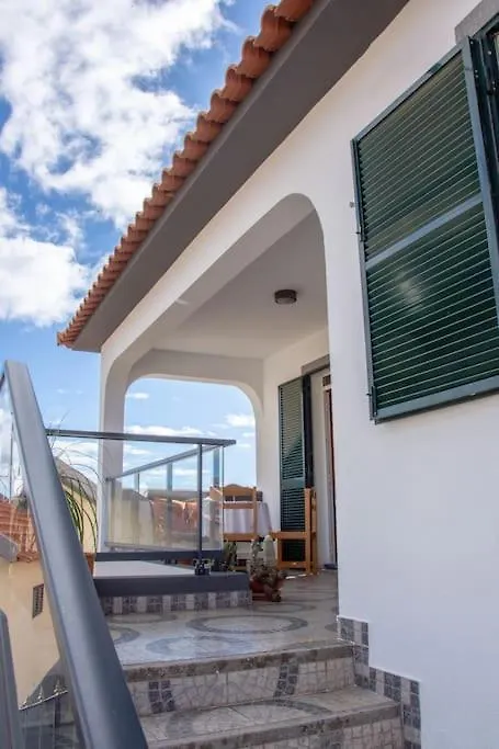 Casa Menezes Sunrise And Sunset Every Day Calheta  0*, Calheta (Madeira)