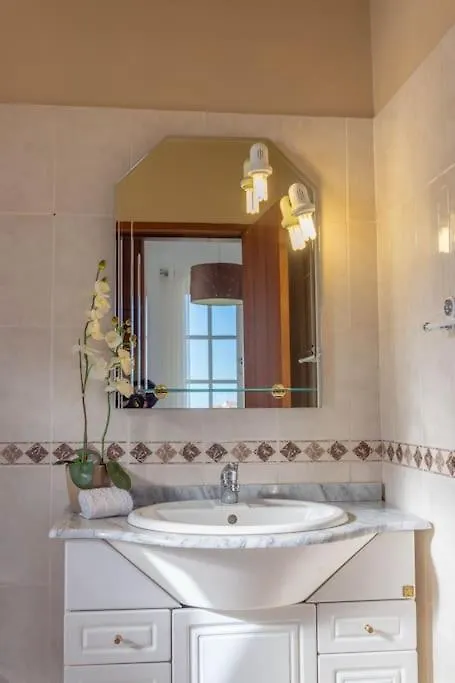 Casa Menezes Sunrise And Sunset Every Day Calheta